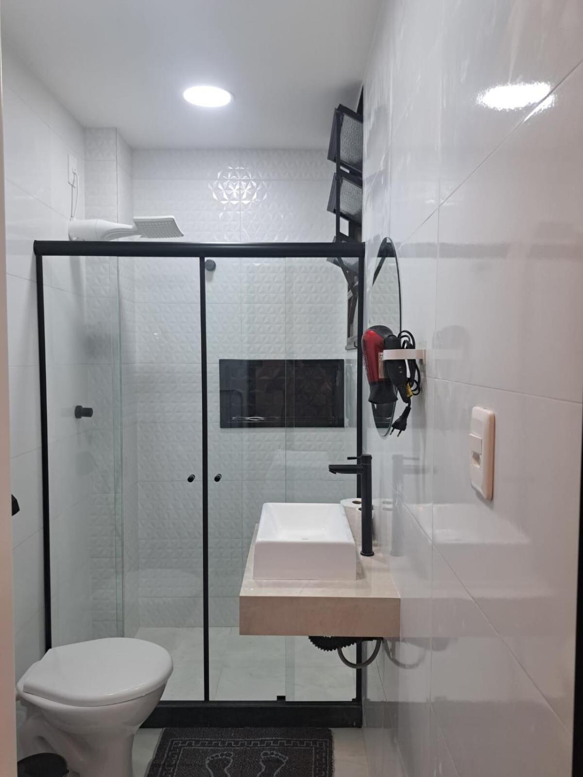 Apartamento Lev - Inteiro - 1 - 300 M Da De Copacabana - Posto 4 Rio de Janeiro